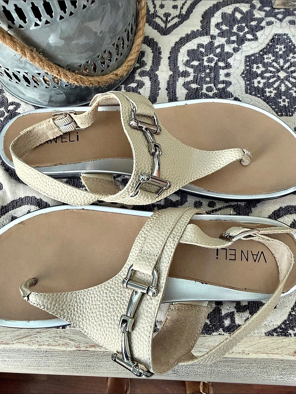 VANELI Women's Strappy Sandals US 8.5 M